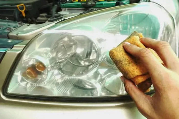 Coca-Cola na Leštění Světlometů: Mýtus, nebo Účinná Metoda?