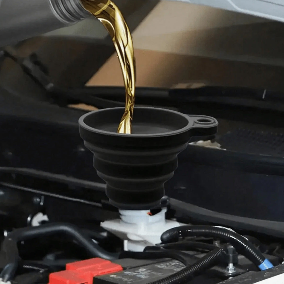 Kompaktní skládací trychtýř